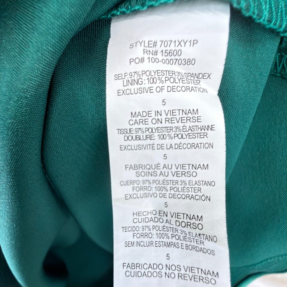 Camille La Vie Prom Dress 6 Emerald Green Sequin Hearts V-Neckline Ruffled Hem - Picture 7 of 10